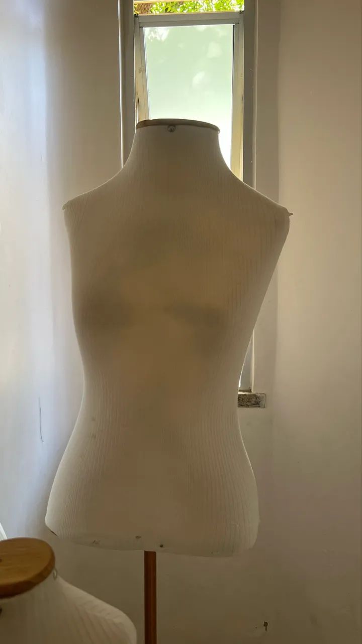Manequim Busto com Pedestal - Foto 4