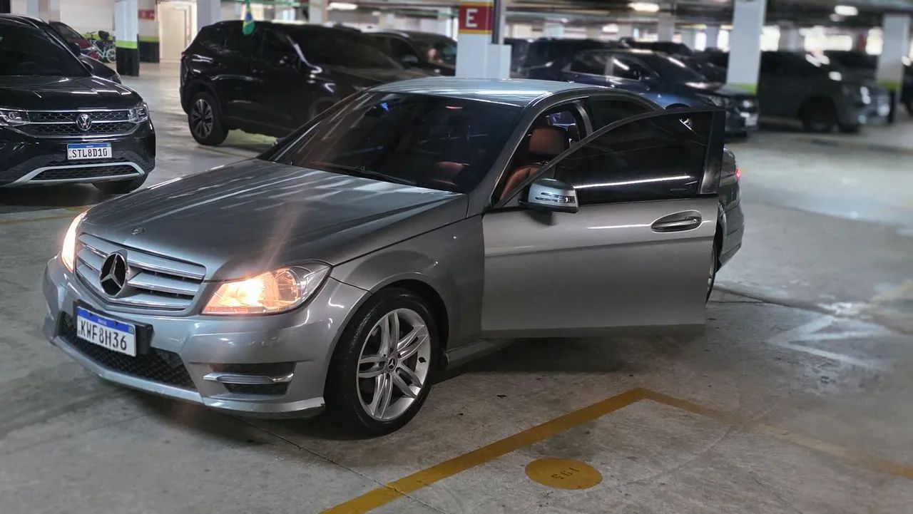 Mercedes-Benz C-180 CGI Sport 1.6 TB 16V 156cv Aut. 2014
