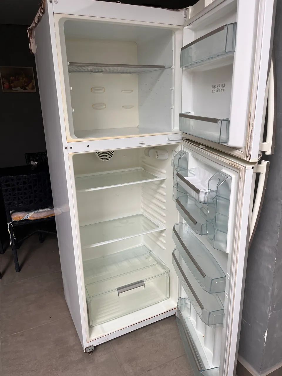 Geladeira bosh para utilizar peças e lataria - Foto 2