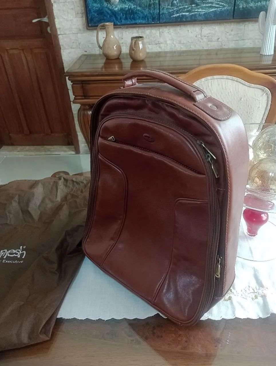 Mochila em couro legítimo bennesh nunca usada. 0km - Foto 4
