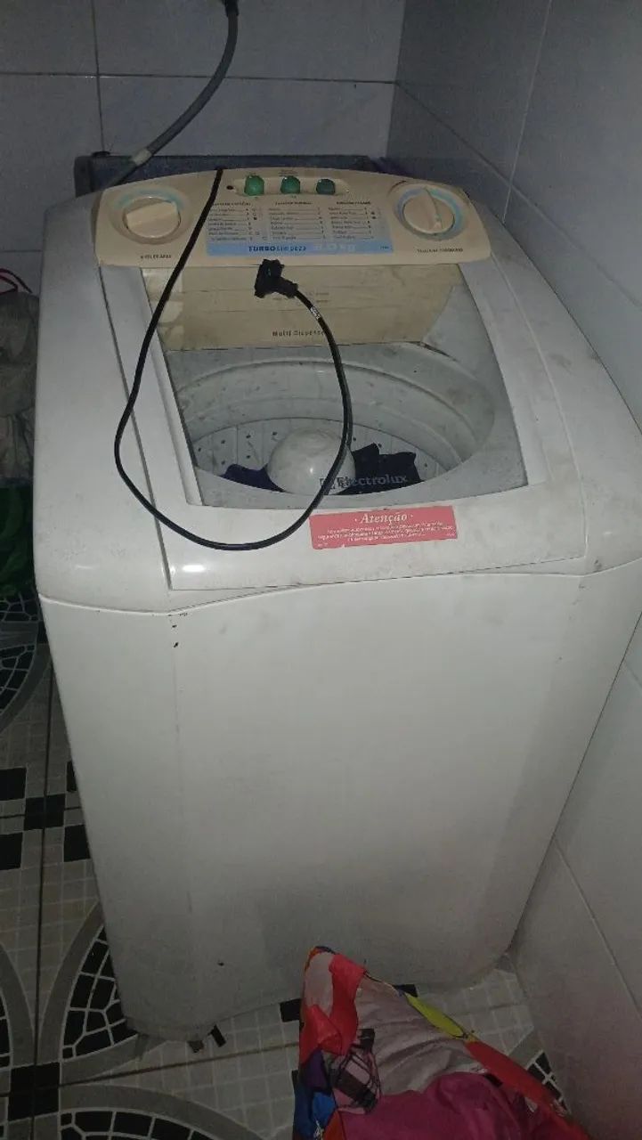 Vende-se máquina de lavar Electrolux 127v pegando tudo perfeitamente precinho ! - Foto 4