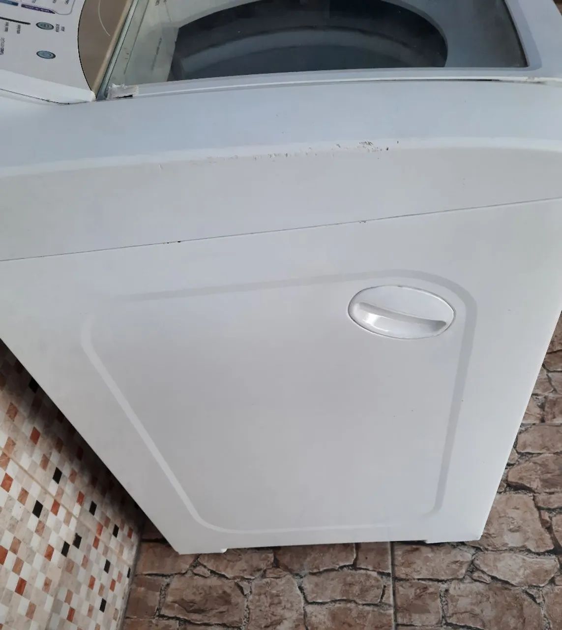 Máquina de Lavar Roupas Funcionandoo 65570173127553125