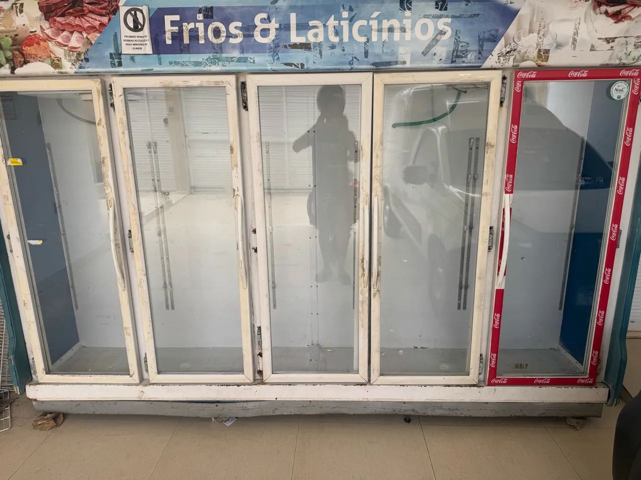 Freezer 6 portas com 2 motores 220v em ótimo estado 