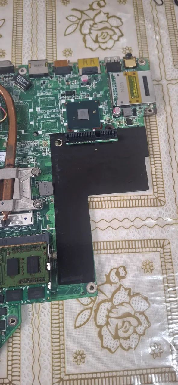 Placa mãe  completa notebook  LG c400 - Foto 4