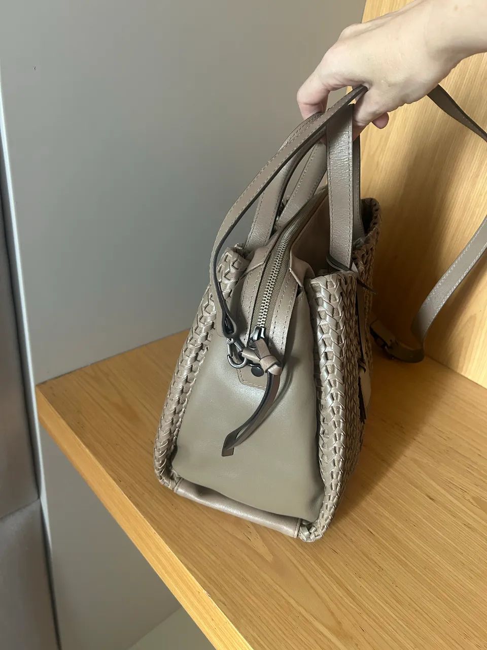 Bolsa 100% couro marca Elisa Atheniense - Foto 2
