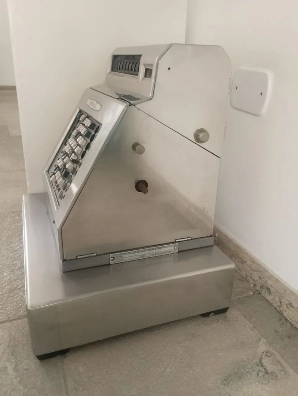 Registradora antiga, otimo estado 