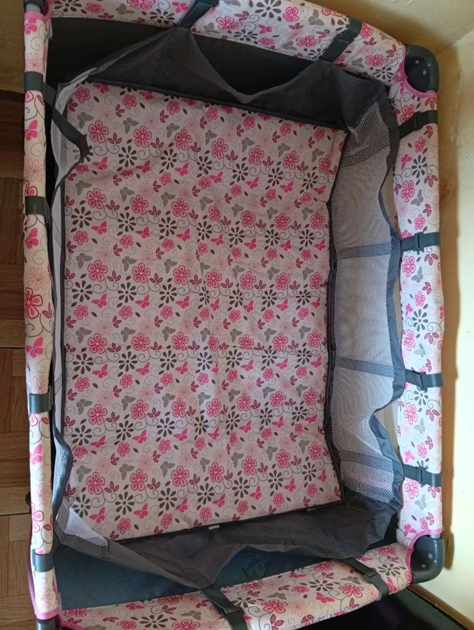 Berço cercadinho plus flores rosa  - Foto 3