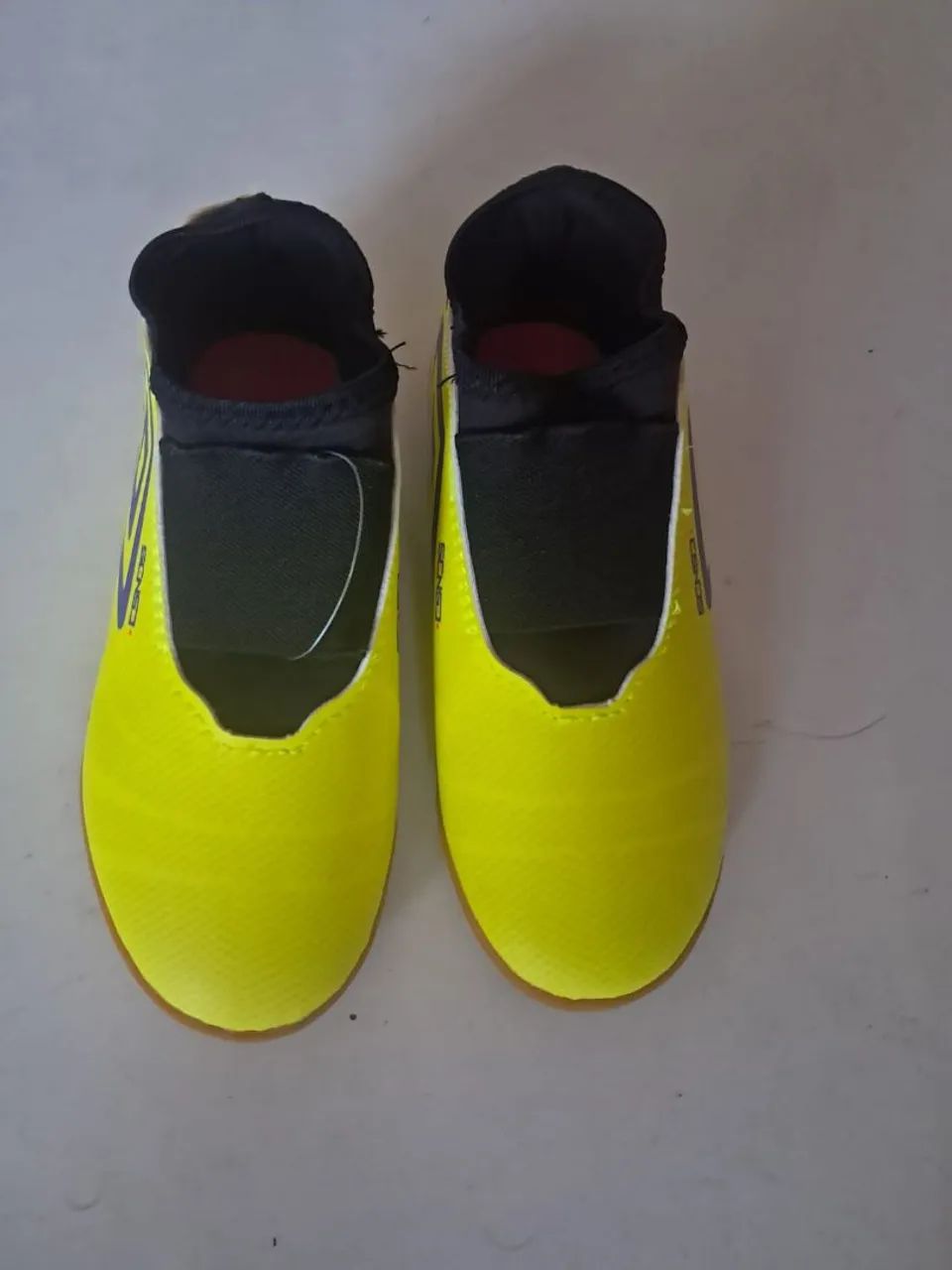 VENDO CHUTEIRA INFANTIL 