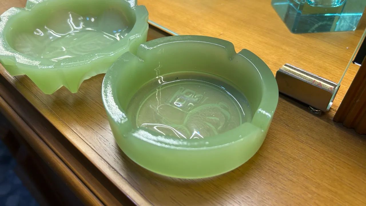 2 cinzeiros antigos verde jadeite vidro  - Foto 5