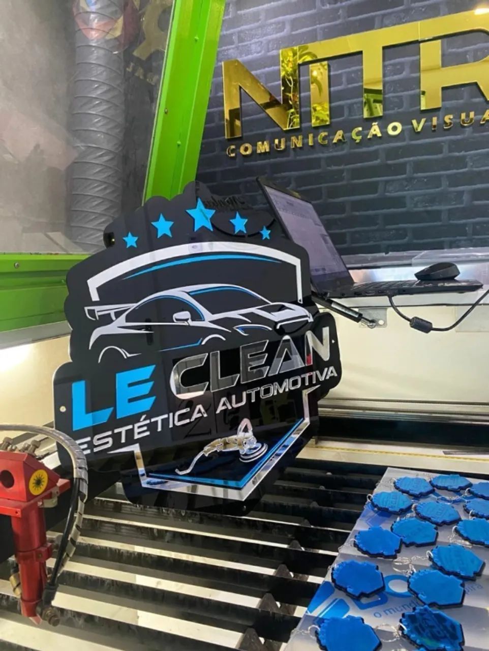 Placa Decorativa em Acrílico com Logo