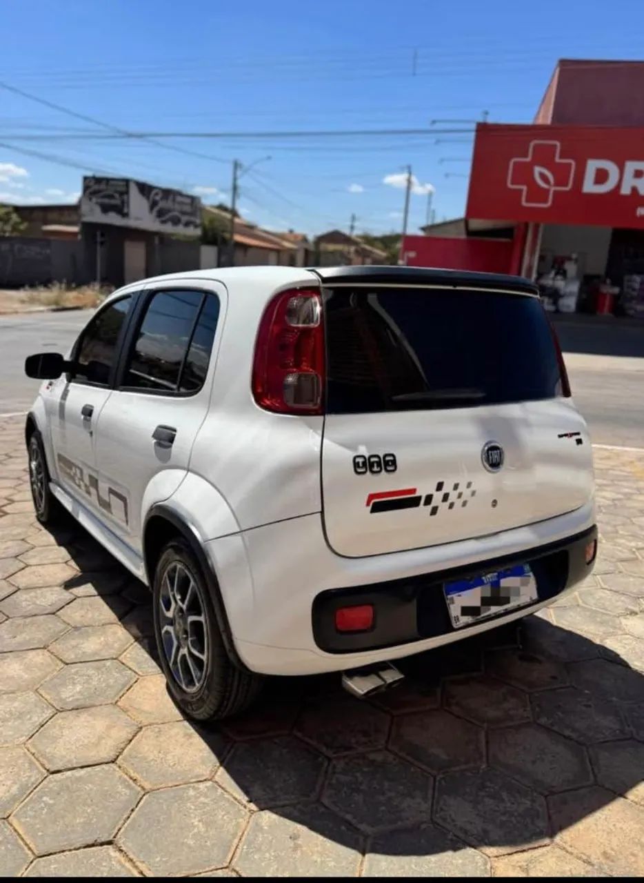 Fiat Uno Sporting 1.4 EVO Fire Flex 8V 4P 2014 - Foto 2