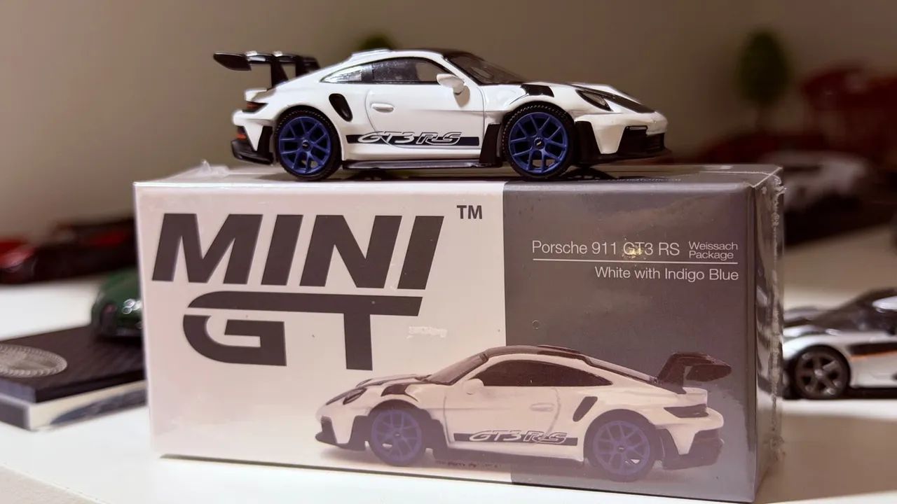 Porsche 911 gt3rs mini gt 1:64