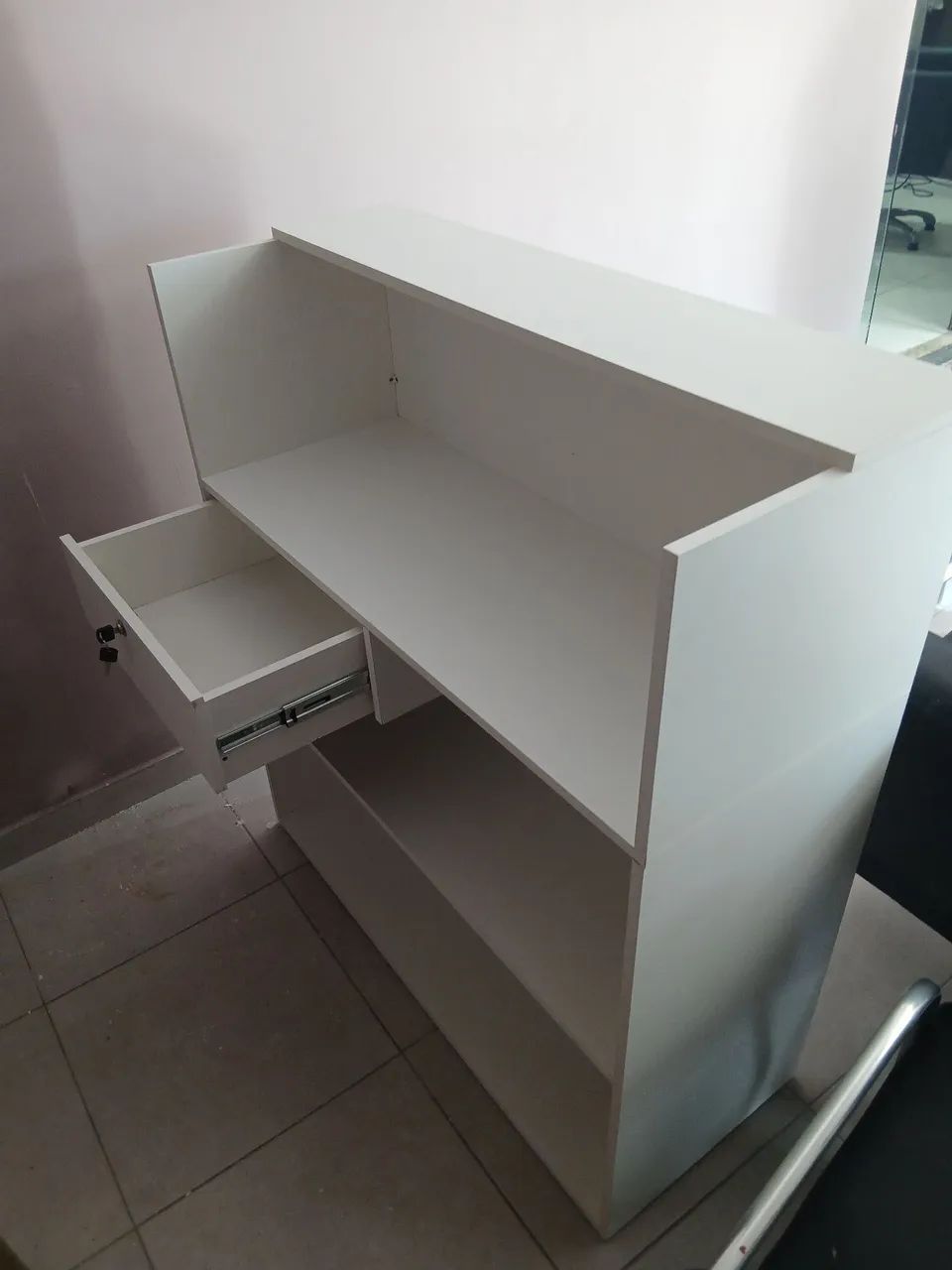Balcão de loja 0,90 L x 1,10 A x 0,40 P - Foto 4