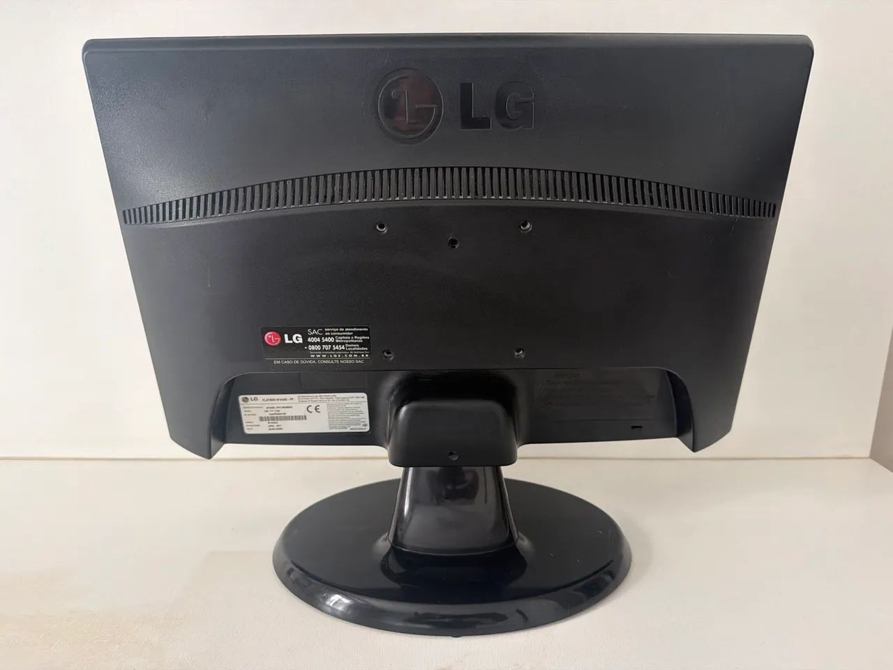 Monitor LG Flatron W1643C - 15,6? - Foto 2