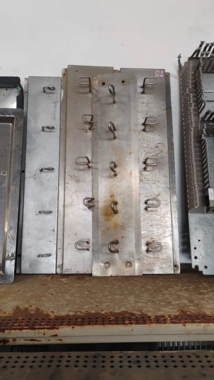 Suporte com ganhos de aço inox 304. Valor: 60,00 reais cada. 