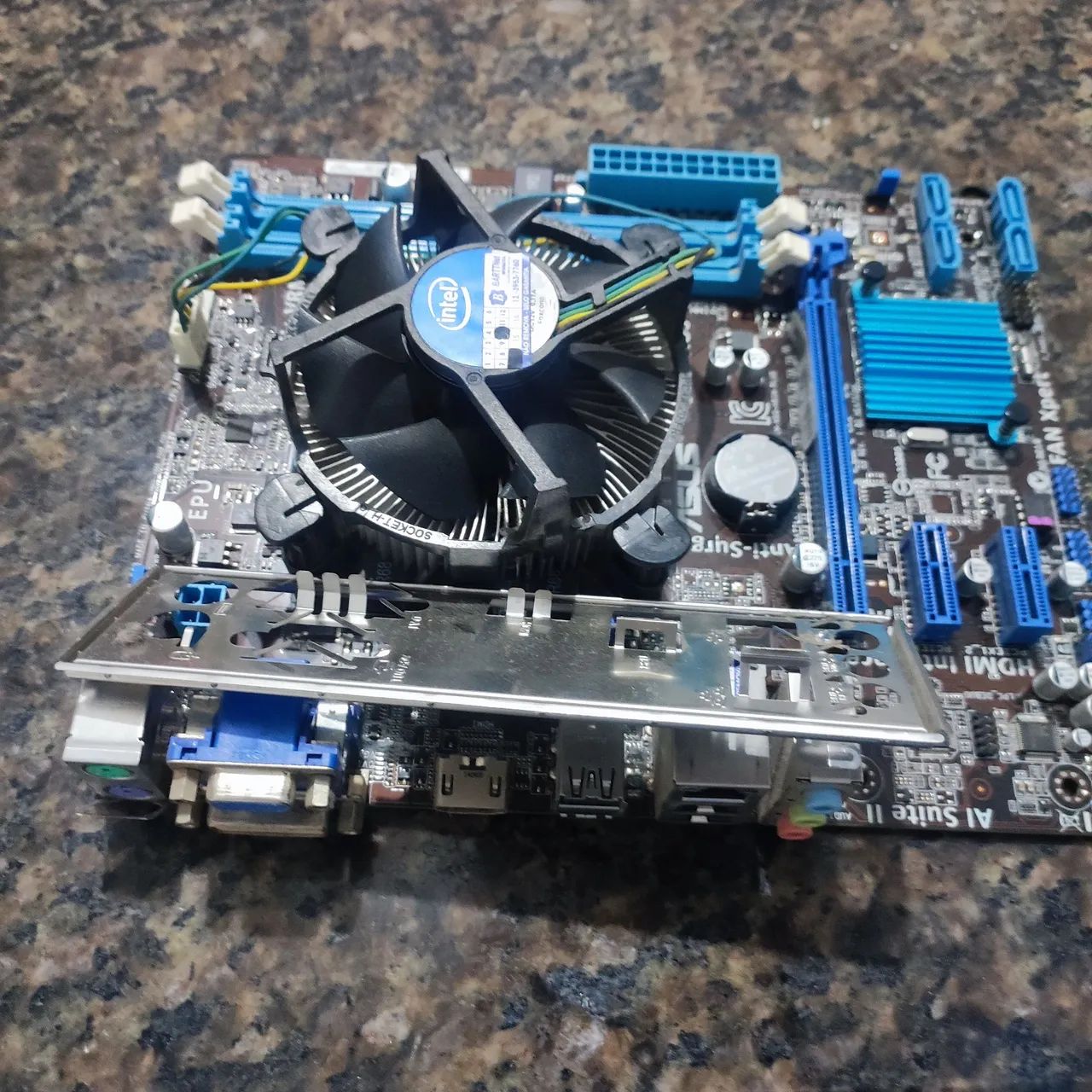 Placa mãe core i3 3? geração Azuis! - Foto 2