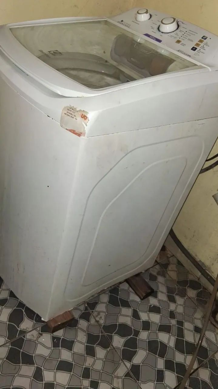 Máquina de lavar Eletrolux com defeito  - Foto 3