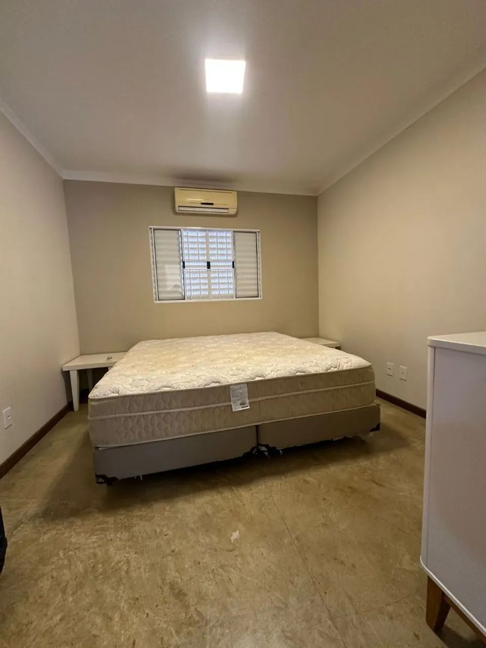 Cama e colchão king size, aceito troca em Sofá retrátil
