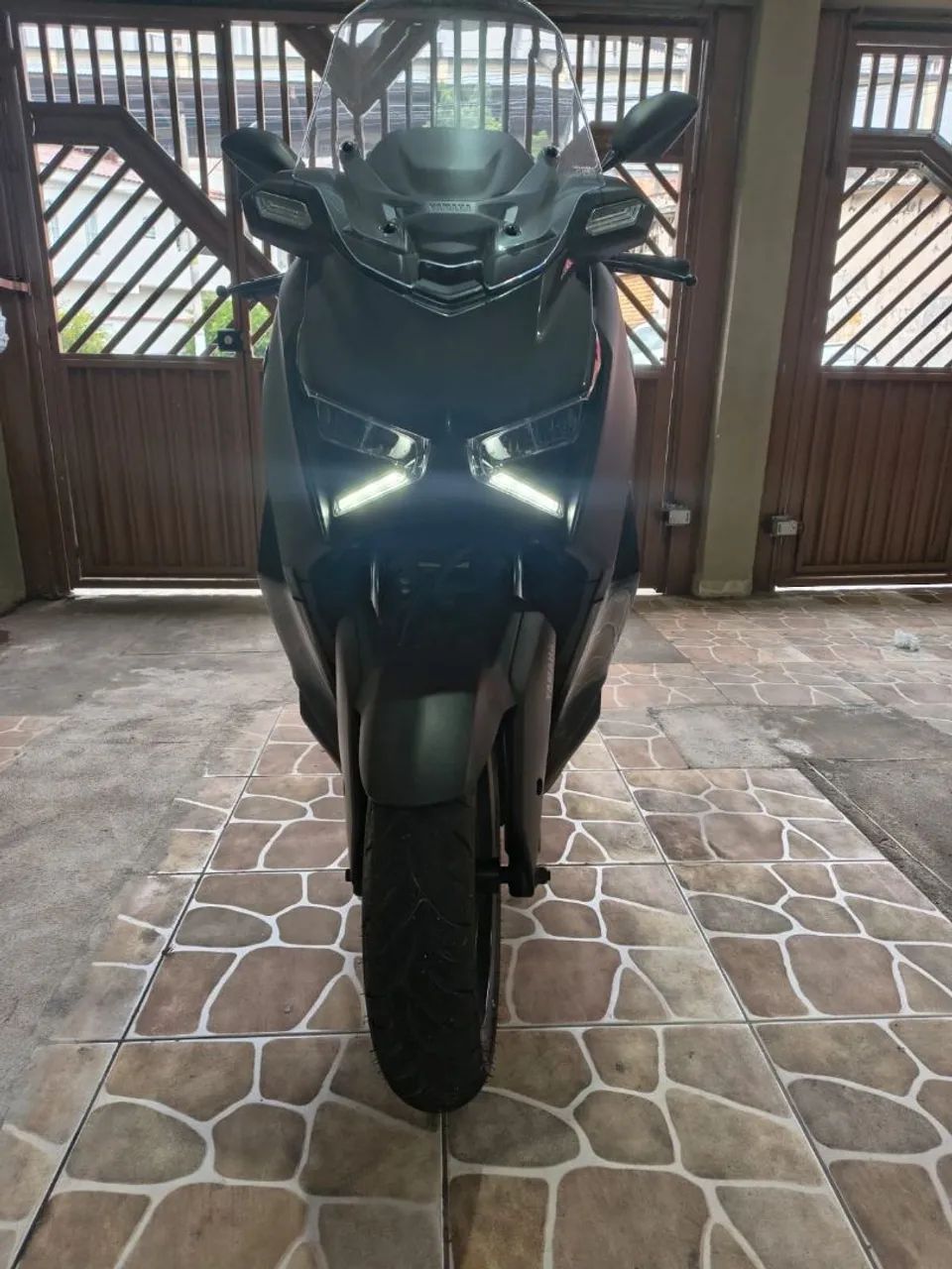 Xmax connected 300 