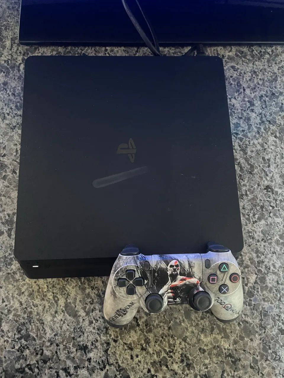 PS4 SLIM 1T COM CONTROLE - Foto 3