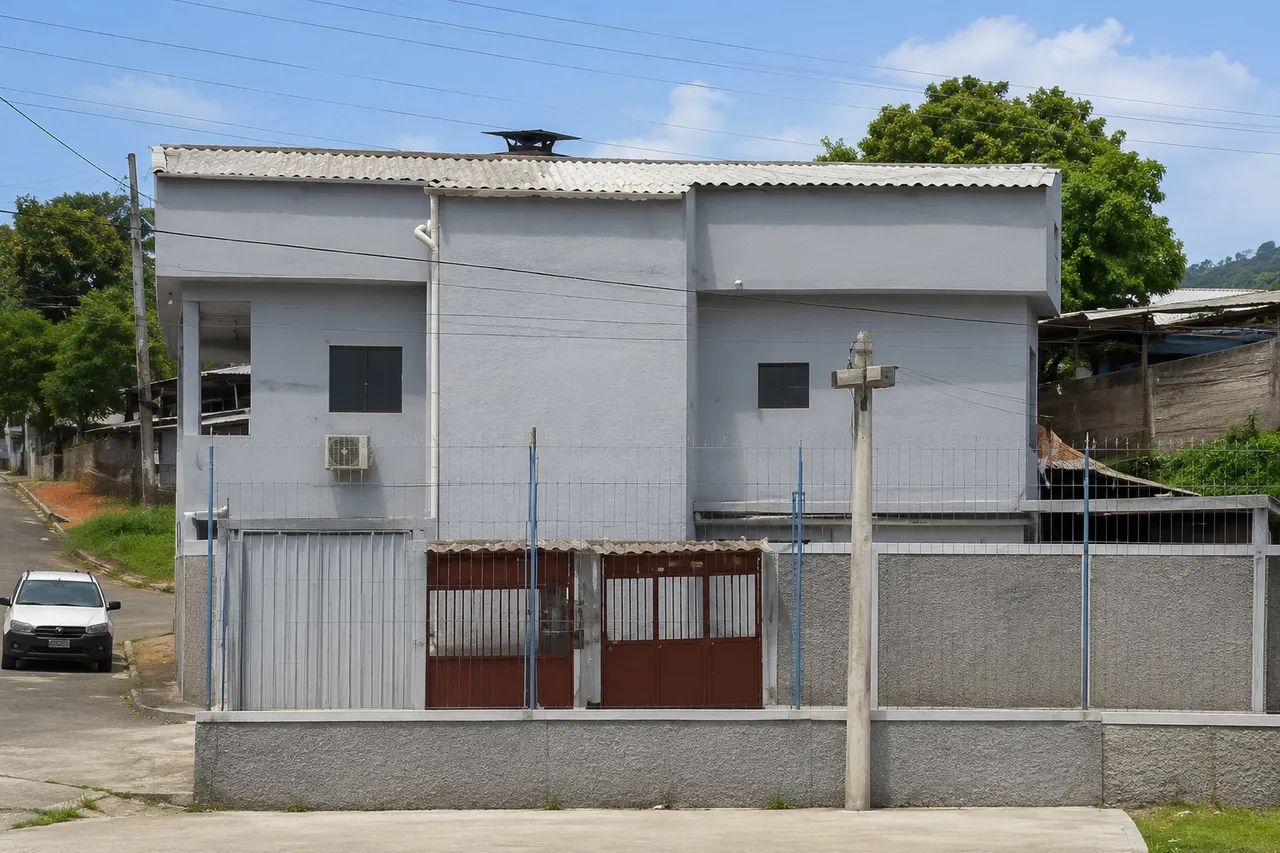 Casa Duplex - Ótima Localização 