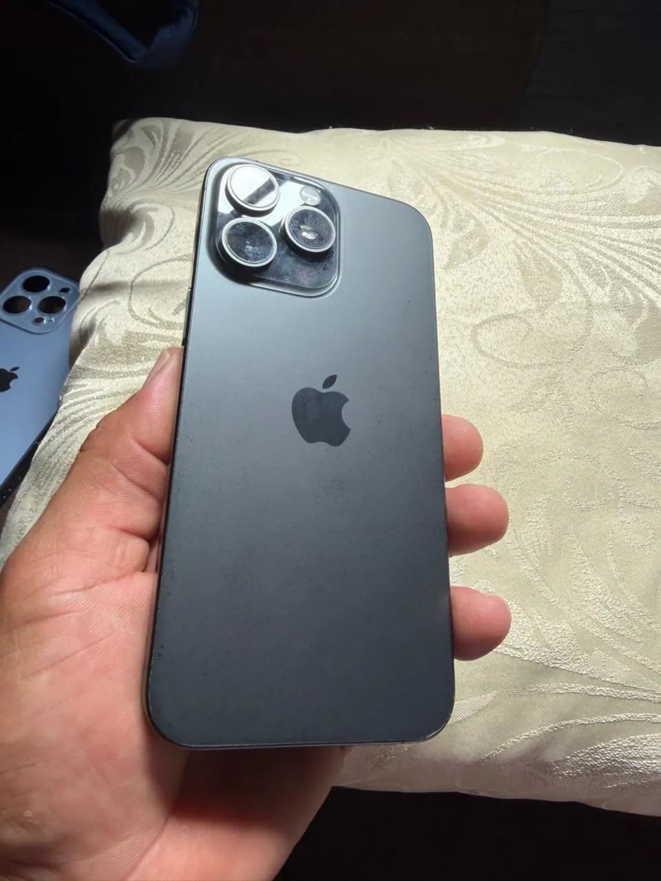 Vende-se iPhone 15 Pro Max 256 giga sem novo valor 5.300