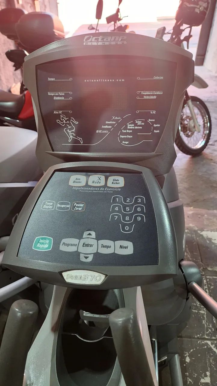 Elíptico Octane 370 Pro - Foto 4