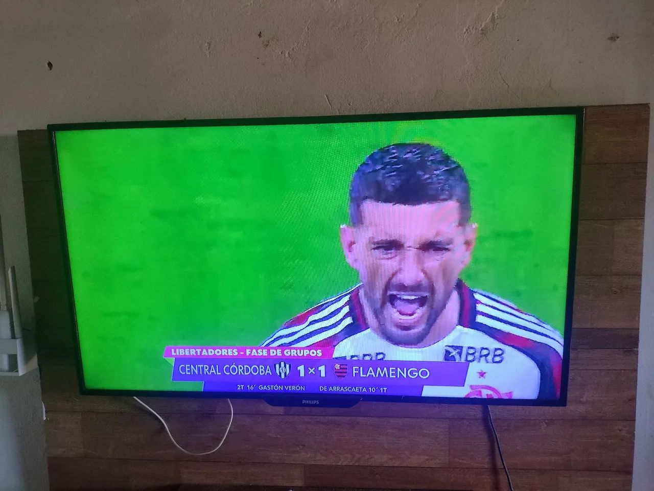 Vendo tv 40 polegadas com Chromecast 