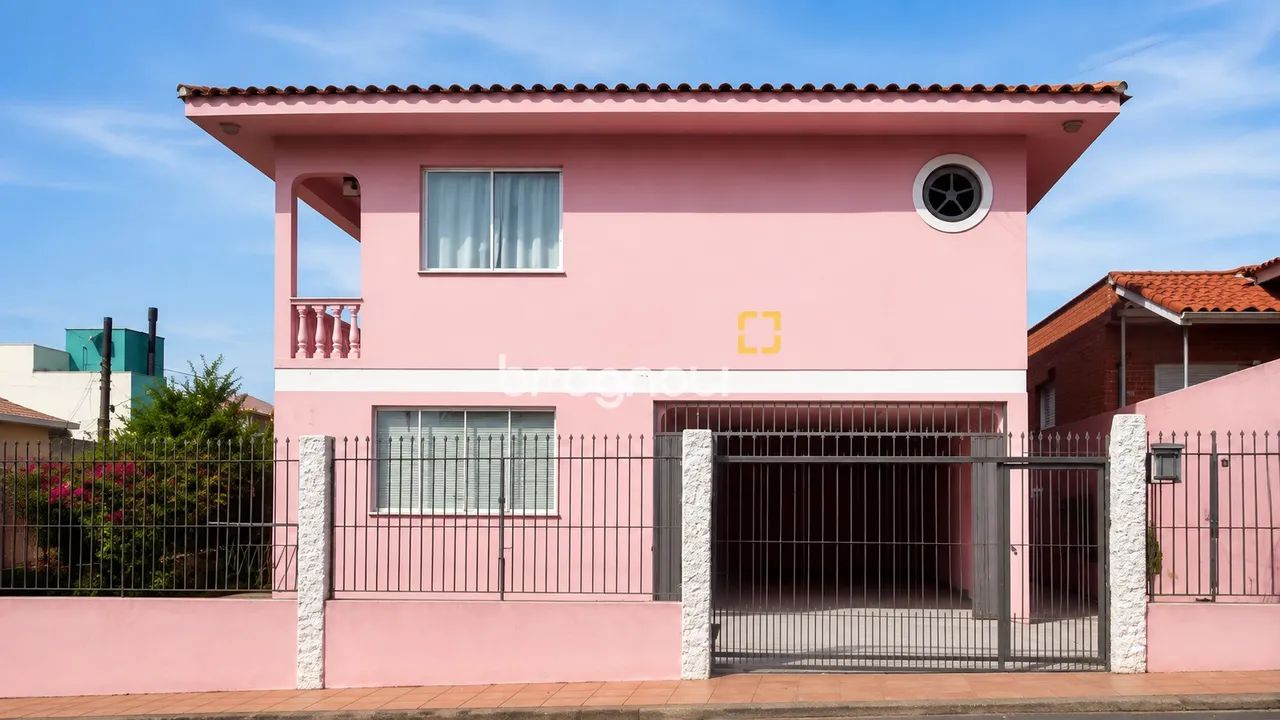 Casa ampla, 4 quartos 1 suíte, 2 vagas de garagem cobertas e edícula com lavanderia no Est - Foto 4