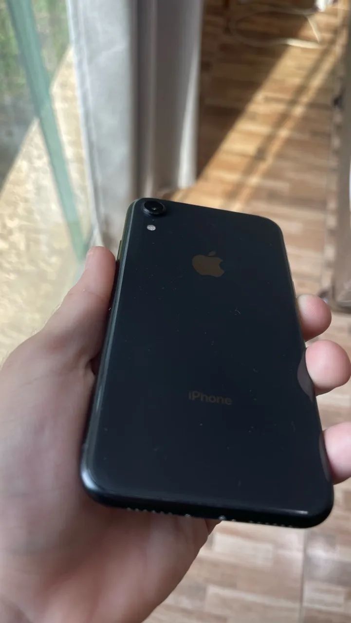 iPhone XR - EXCELENTE estado tudo funcionando - Foto 5
