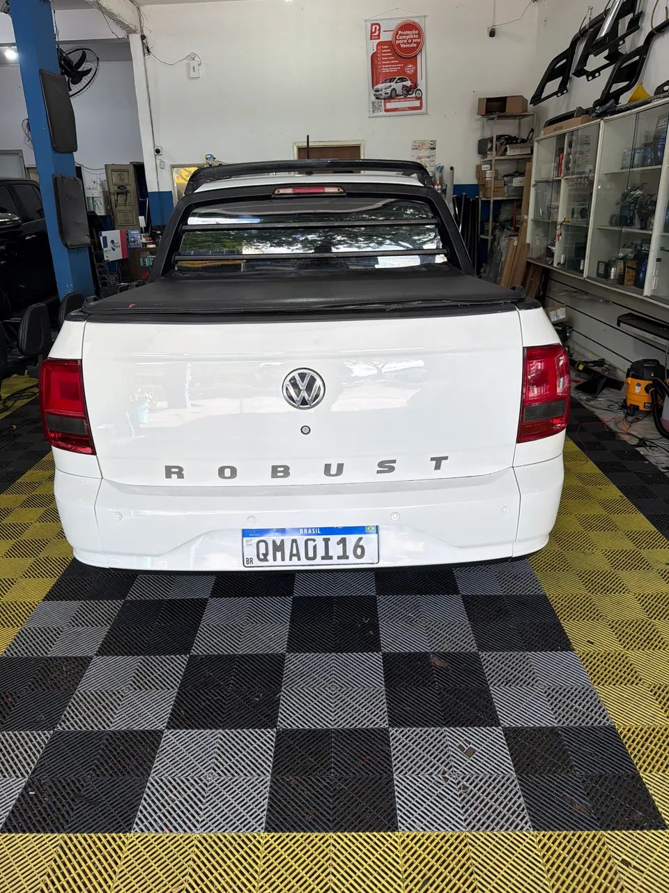 Volkswagen Saveiro Robust 1.6 Total Flex 8V CD 2018 - Foto 2