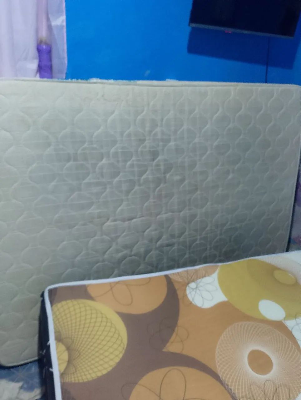Cama box semi nova com coxão 