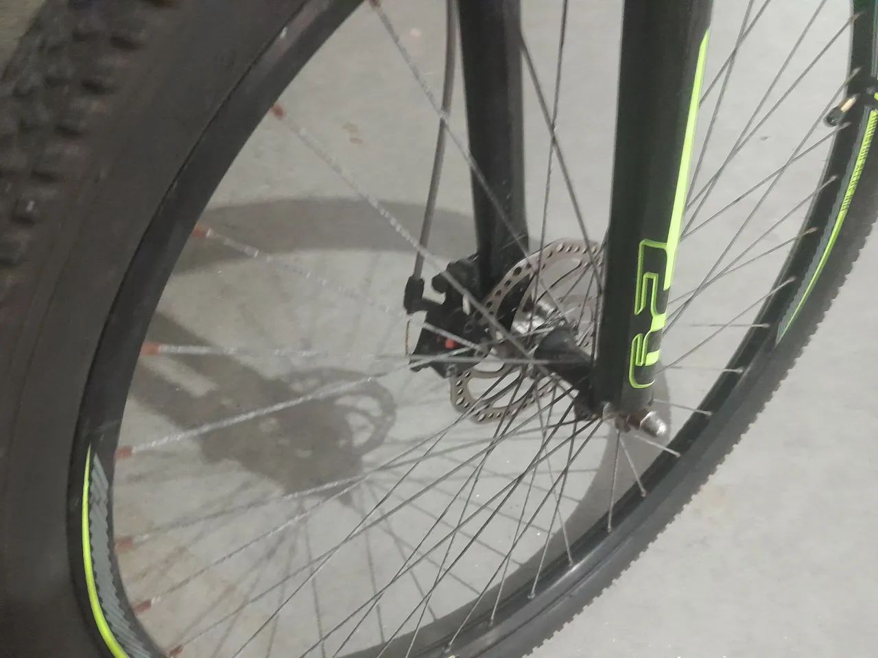 Bicicleta aro 29, super nova, pouco usada - Foto 3