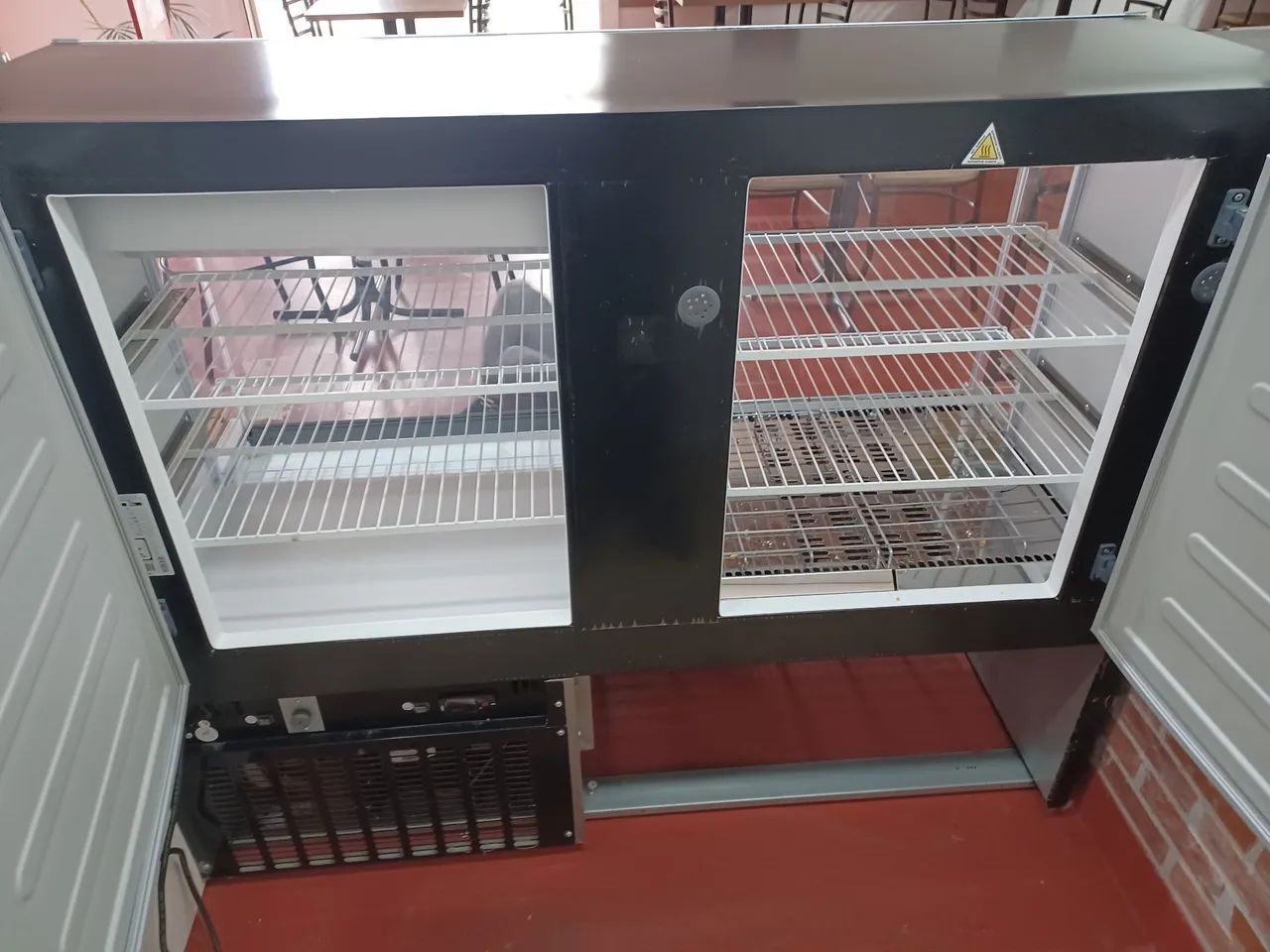 Vende-se vitrine  expositora quente e frio - Foto 3