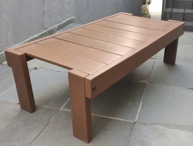 Mesa de Centro em Madeira Pintada (com marcas de uso) - Foto 2