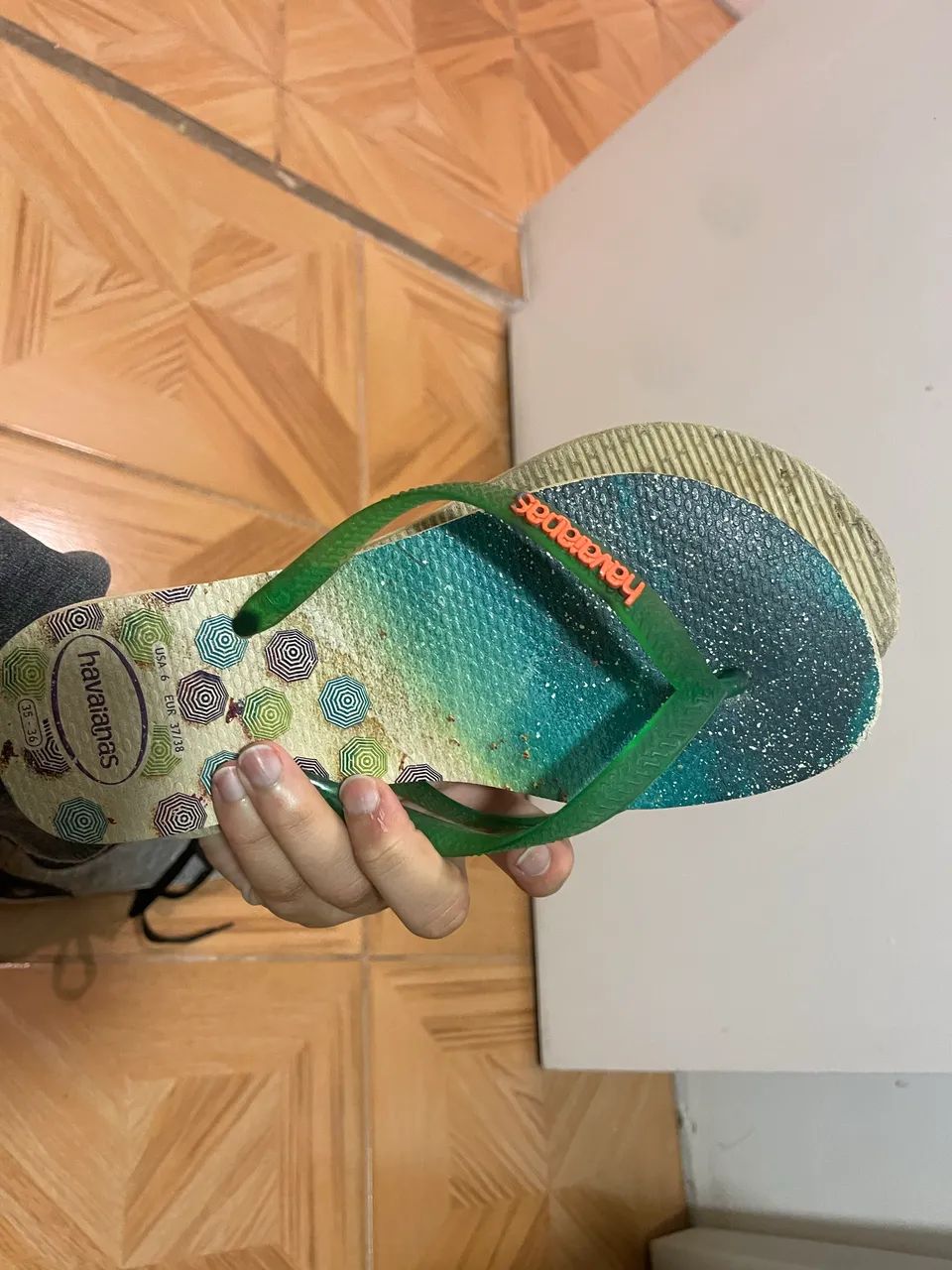 Vendo Combo Tênis casual e chinelo havaianas - Foto 4