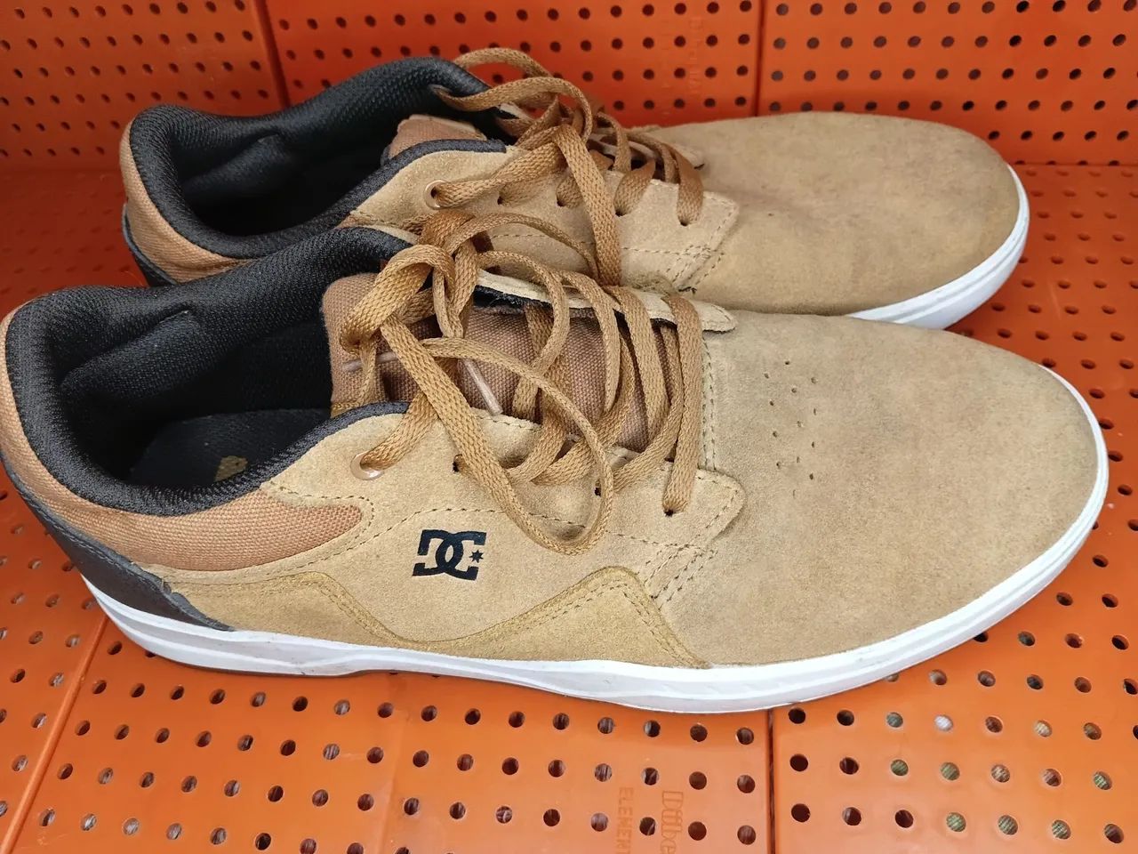 Tênis dc masculino 40-41