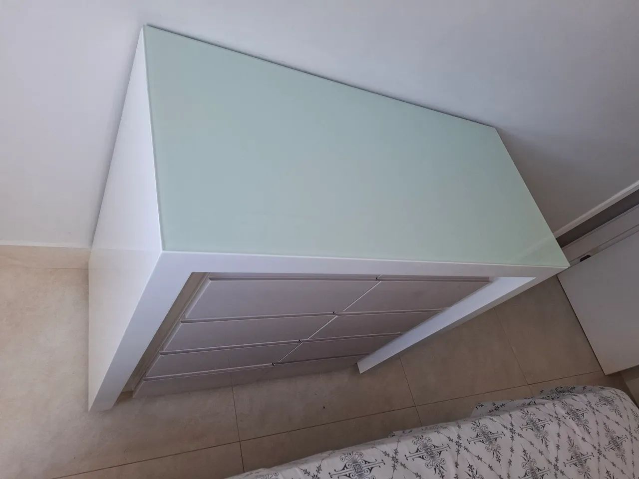 Vendo Cômoda toda laqueada 