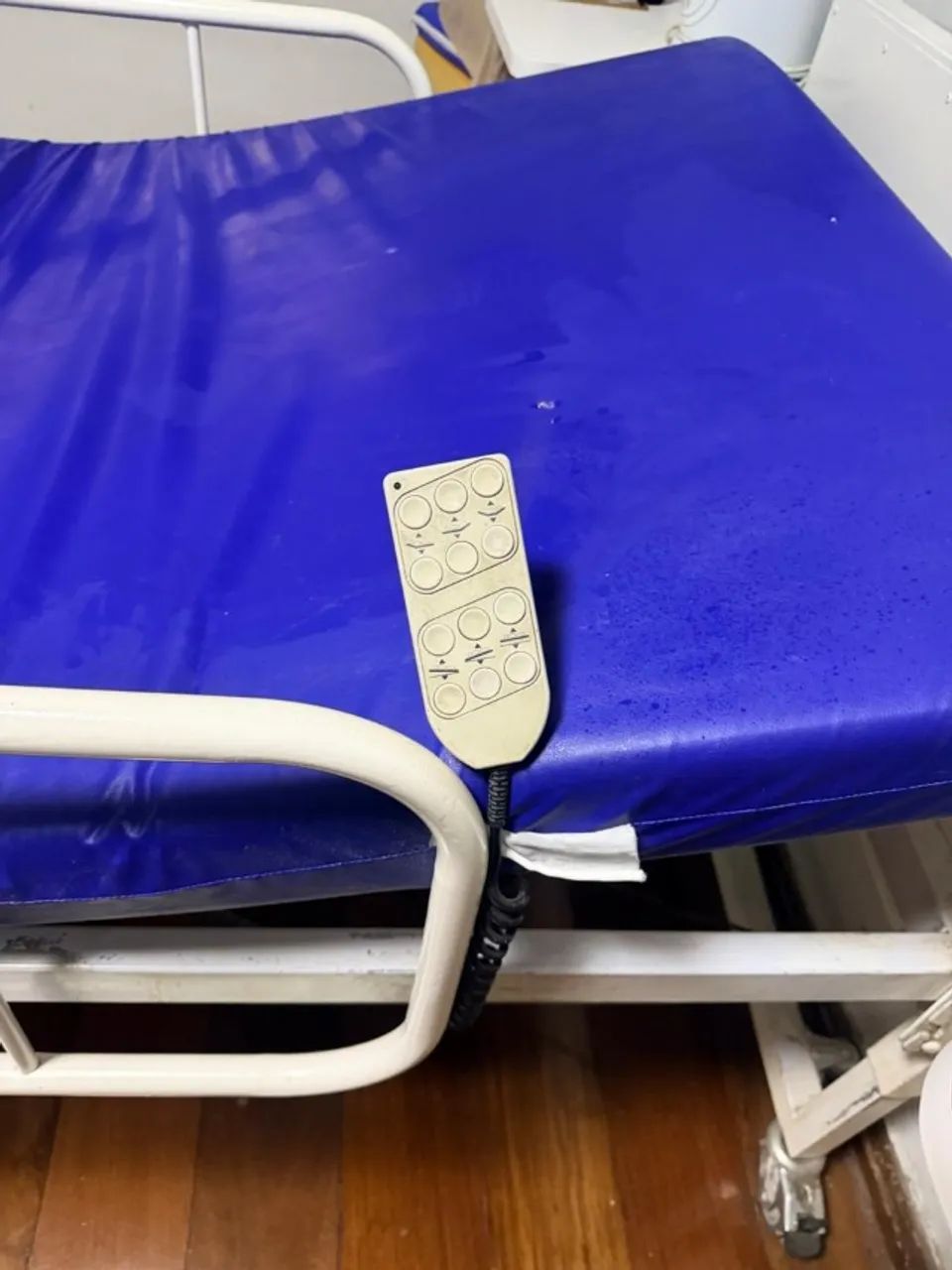 Cama Hospitalar Elétrica, super conservada e pronta para uso - Foto 2