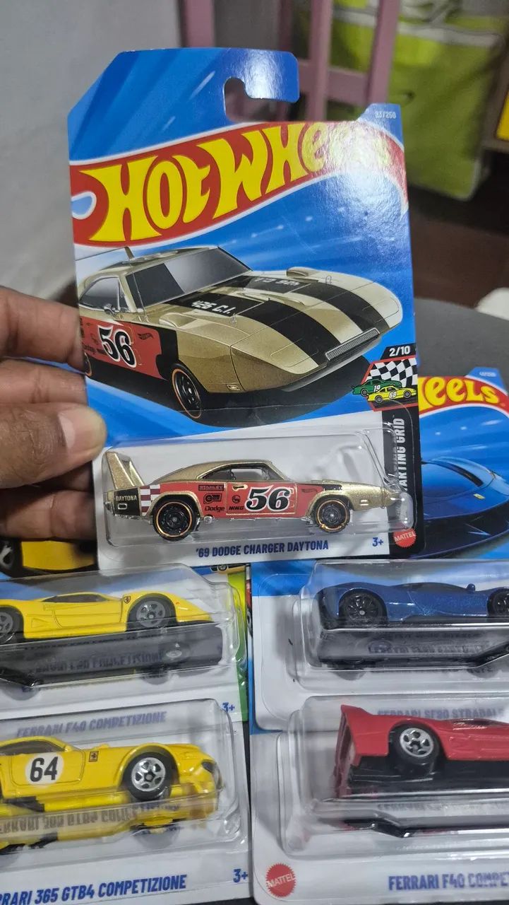 4 Ferrari e Dodge brinde - Hobbies e coleções - Coelho da Rocha