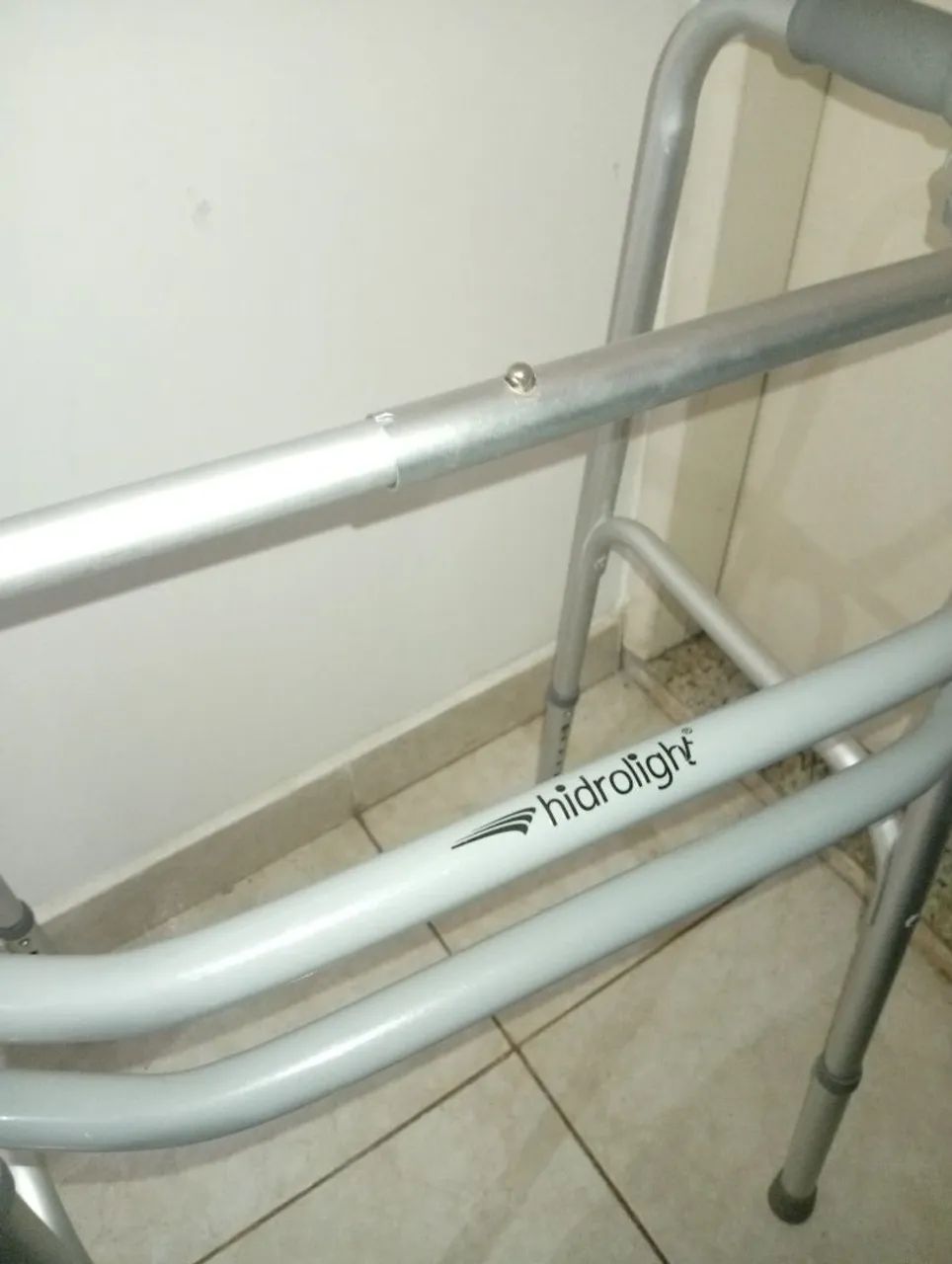 Andador HidroLight ótimo estado e ajustavel - Foto 3