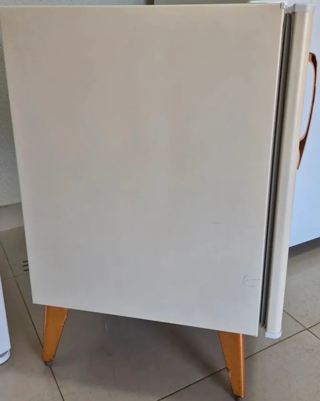 frigobar brastemp retro branco e dourado - Foto 2