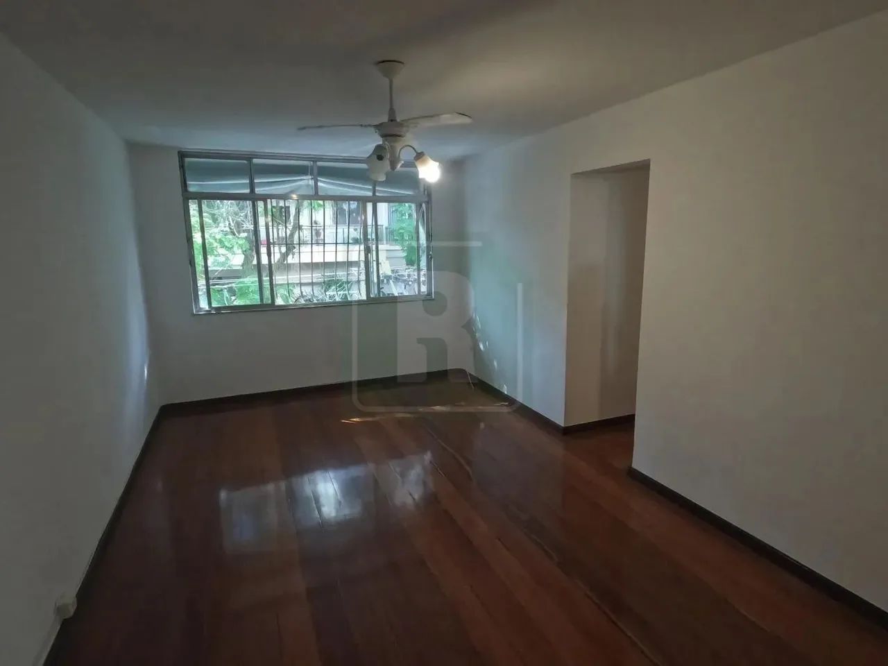 Apartamento para Locação em Niterói, Icaraí, 2 dormitórios, 2 banheiros, 1 vaga