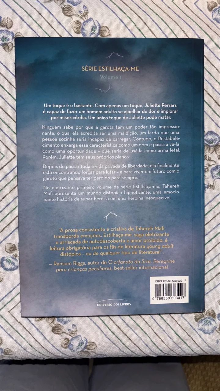 Livro Estilhaça-me - Foto 2