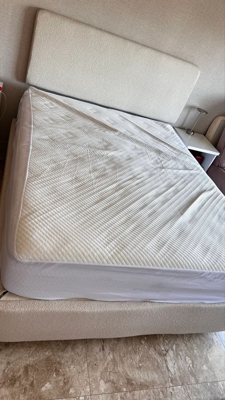 Cama queen com box baú e cabeceira 