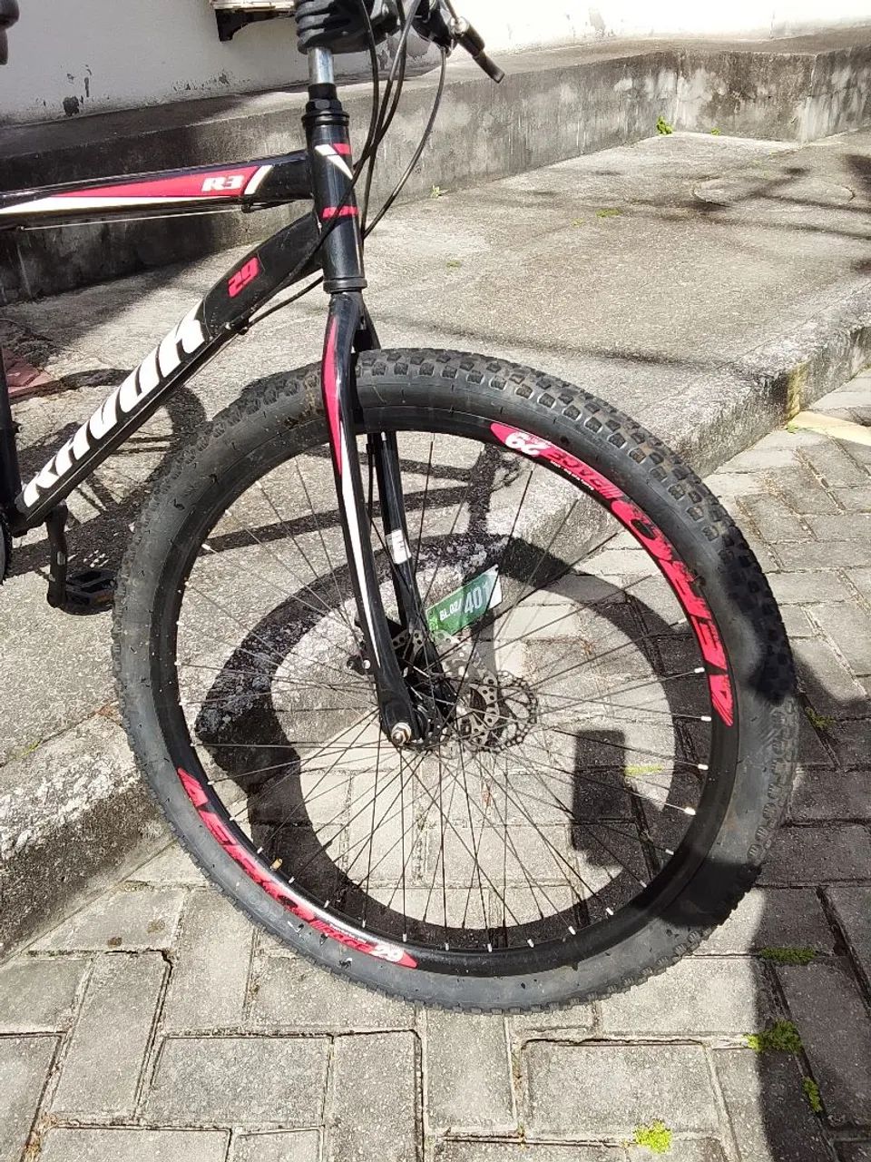 Bicicleta Aro 29 seminova em perfeito estado 2 meses de comprado 