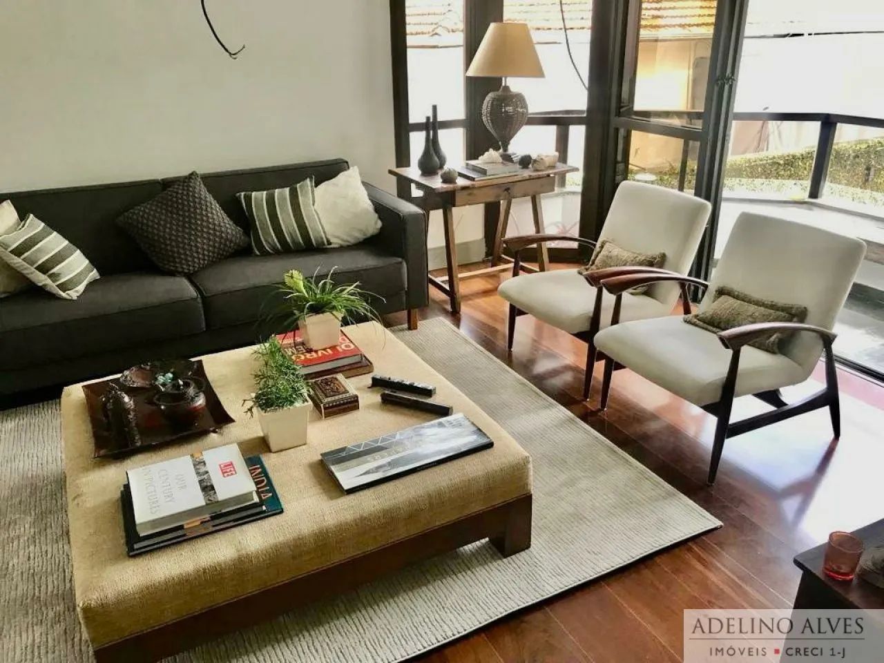 Vendo Apartamento Itaim Bibi com 178 mts, reformado, 4 dormitórios 2 vagas - Foto 2