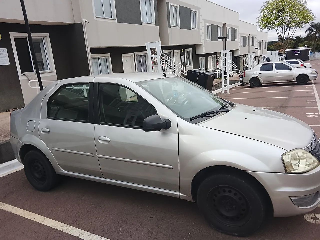 Renault Logan EXPRESSION HI-FLEX 1.6 8V 4P 2011