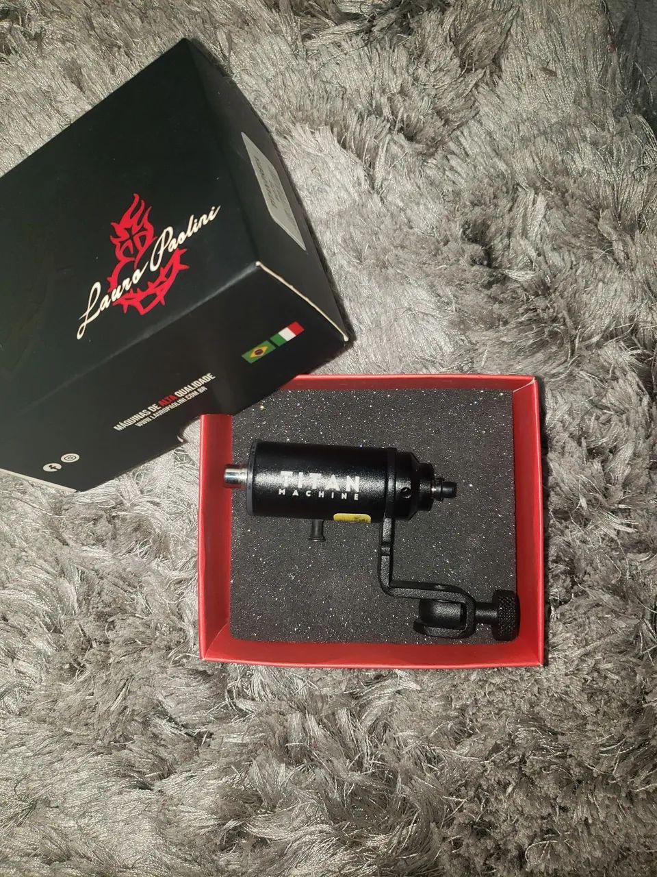 maquina de tatto lauro paolini novinha, muita poucas vezes usada, na caixa. 