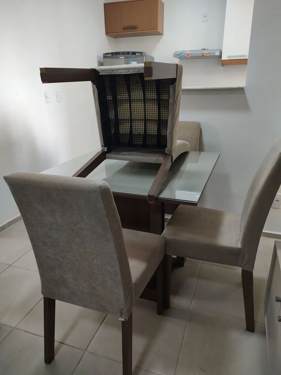 Mesa com cadeiras - Foto 4